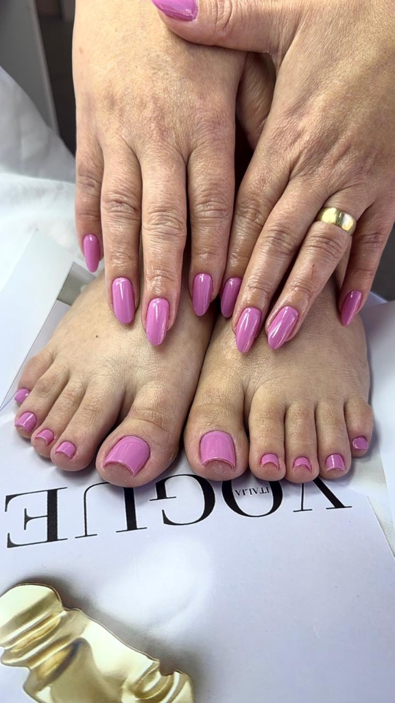 Unhas Rosa